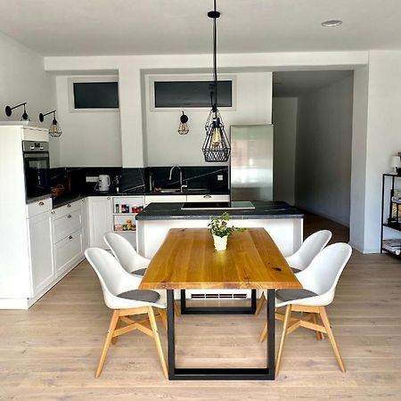 Exklusive 82 Qm Loftwohnung Mit Tiefgarage Und Sued-Balkon Zentral Titisee-Neustadt Eksteriør billede
