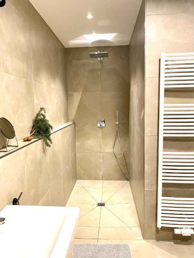 Exklusive 82 Qm Loftwohnung Mit Tiefgarage Und Sued-Balkon Zentral Titisee-Neustadt Eksteriør billede