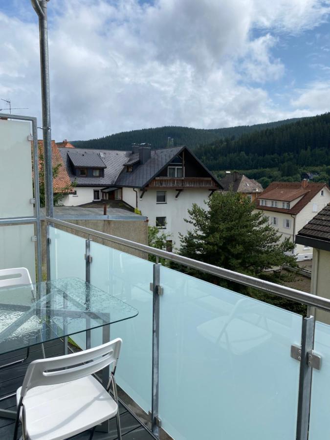 Exklusive 82 Qm Loftwohnung Mit Tiefgarage Und Sued-Balkon Zentral Titisee-Neustadt Eksteriør billede
