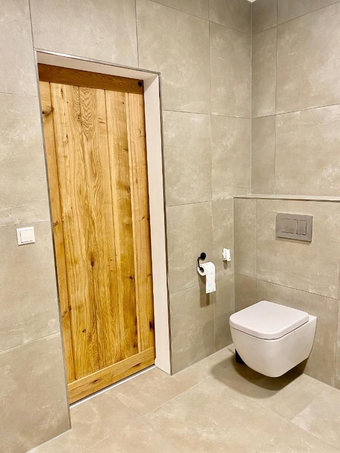 Exklusive 82 Qm Loftwohnung Mit Tiefgarage Und Sued-Balkon Zentral Titisee-Neustadt Eksteriør billede